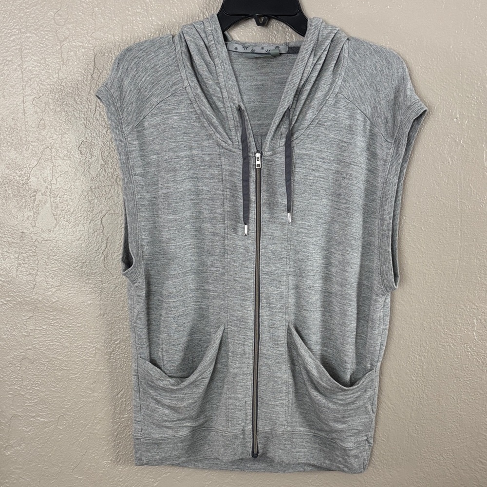 Athleta Women’s Sleeveless Activewear Vest Small Gray Hooded Pockets Full Zip